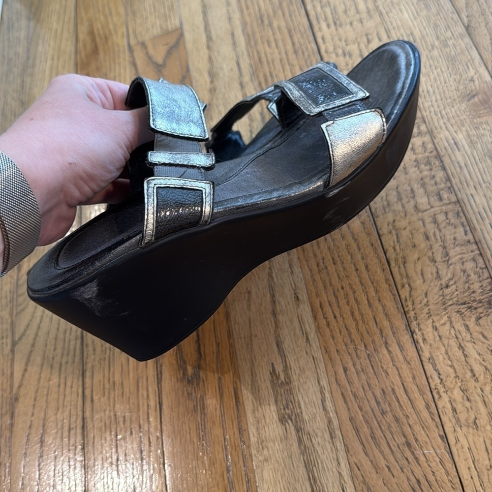 NAOT Metallic Slide Comfort Sandals – EU 39 / US 8–8.5 – Orthopedic Footbed - Picture 2 of 5